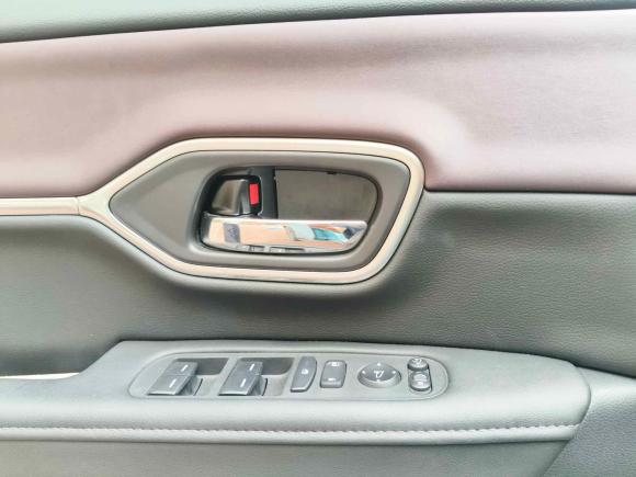 [上海·沪A] 二手思铭东风本田M-NV2023款 尚逸版