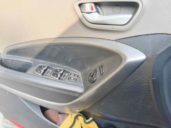 [广州·粤A] 二手现代格越2013款 2.2T 7座四驱舒适版