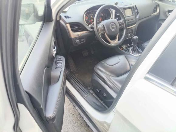 [广州·粤F] 二手Jeep自由光2016款 2.4L 领先版