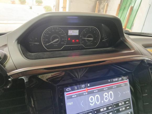 [南京·苏A] 二手上汽大通MAXUS新途V802019款 2.5T经典款AMT傲运通改款短轴中顶5/6座