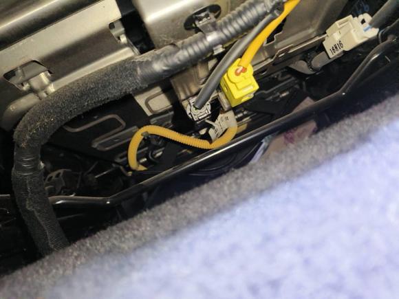 [深圳·粤B] 二手现代途胜2015款 1.6T 双离合两驱领先型