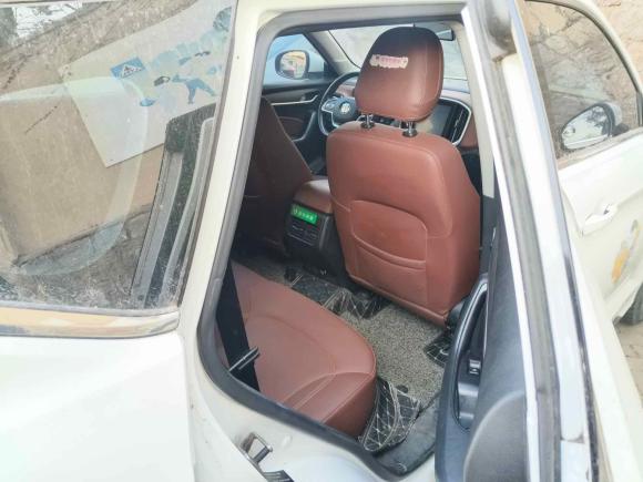 [青岛·鲁U] 二手中华中华V62018款 1.5T 自动尊贵型