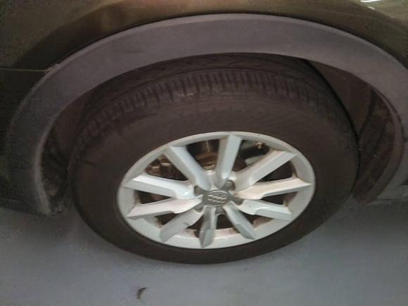 [上海·闽A] 二手奥迪奥迪Q32015款 30 TFSI 进取型