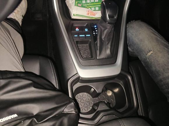 [合肥·闽G] 二手丰田威兰达2021款 2.0L CVT两驱豪华版