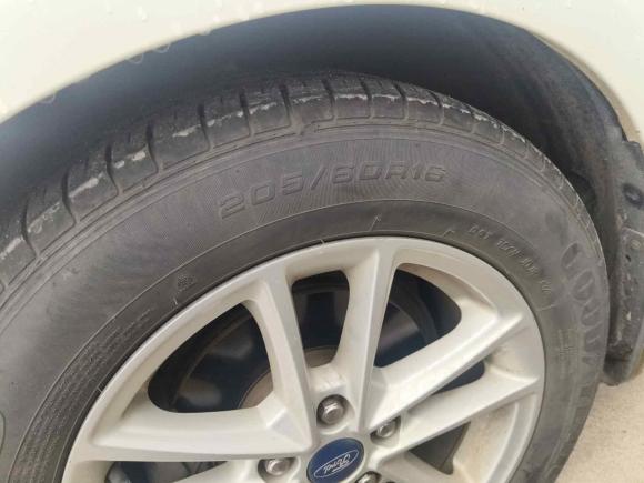 [常州·苏D] 二手福特福克斯2015款 三厢 1.6L 手动风尚型