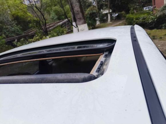 [上海·粤B] 二手别克凯越2013款 1.5L 自动尊享型