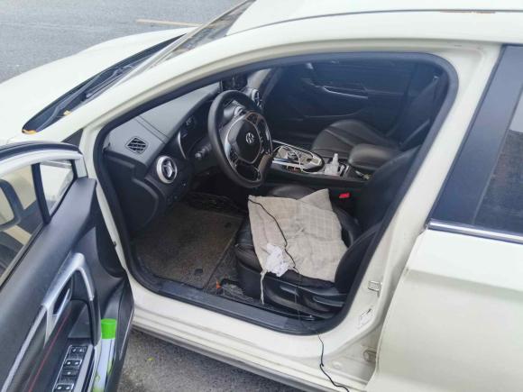 [杭州·浙A] 二手北京汽车北京EU52018款 R500 智风版