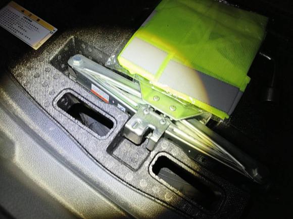 [苏州·苏U] 二手丰田亚洲龙2019款 双擎 2.5L XLE尊贵版 国VI