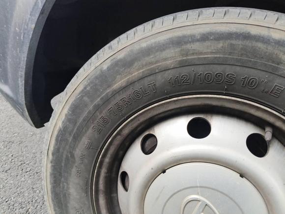 [湖州·苏E] 二手上汽大通MAXUS新途V802021款 2.0T 手动经典傲运通长轴中顶6/7/8/9座