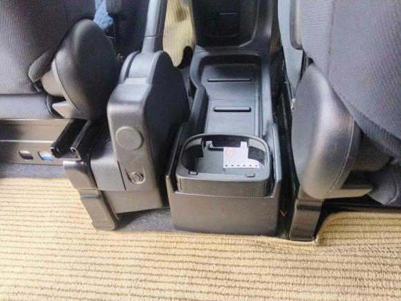 [深圳·粤B] 二手日产日产NV2002011款 1.6L 232座 尊雅型