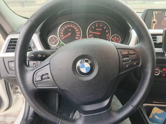 [青岛·鲁B] 二手宝马宝马3系2013款 320i 时尚型