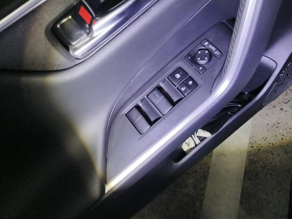 [上海·沪D] 二手丰田RAV4荣放2022款 2.0L CVT两驱风尚Plus版