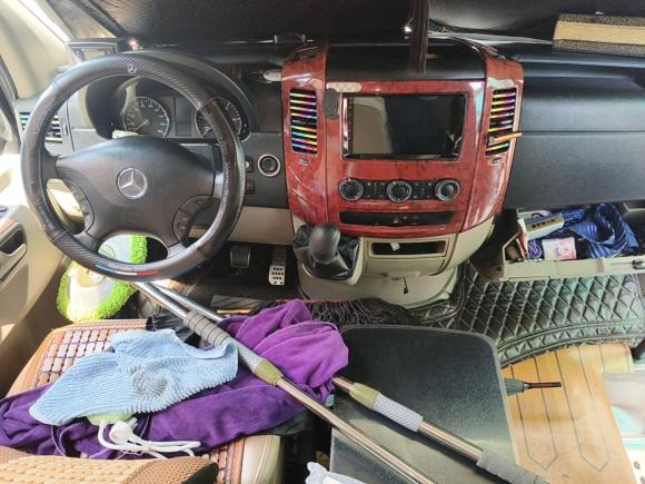 [上海·沪F] 二手奔驰凌特2012款 2.1T尊旅 中轴版