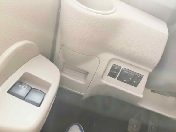 [上海·沪M] 二手日产日产NV2002016款 1.6L CVT豪华型