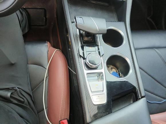 [上海·沪C] 二手长安逸动2022款 PLUS 蓝鲸NE 1.4T GDI DCT尊贵版