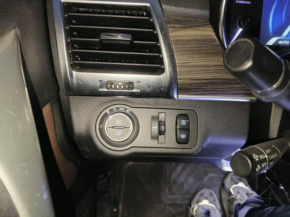 [西安·陕A] 二手哈弗哈弗H92017款 2.0T 柴油四驱豪华型 7座