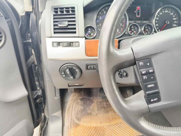 [成都·川A] 二手大众途锐2010款 3.6 限量顶配版