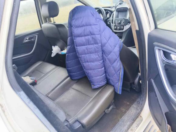 [上海·沪A] 二手驭胜驭胜S3502014款 2.4T 自动两驱柴油豪华天窗版7座