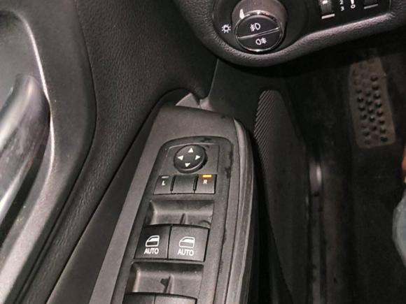 [广州·粤E] 二手Jeep自由光2017款 2.0L 优越版