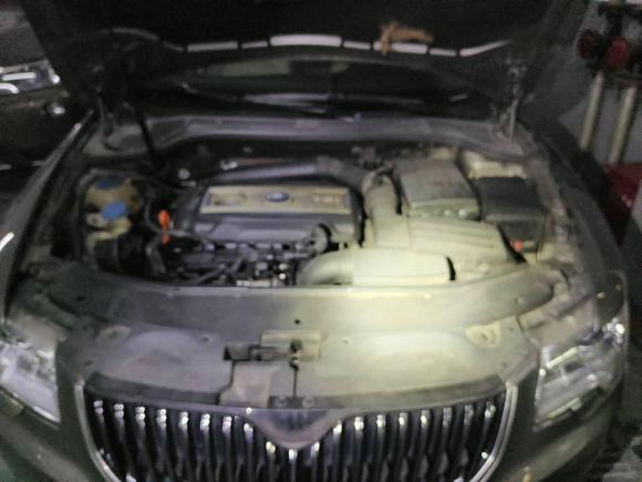 [上海·沪J] 二手斯柯达昊锐2009款 2.0TSI 自动贵雅版