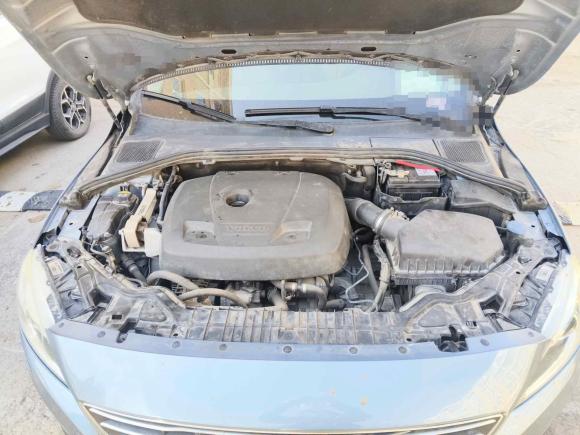 [青岛·鲁B] 二手沃尔沃沃尔沃V602017款 T5 智逸版 国V