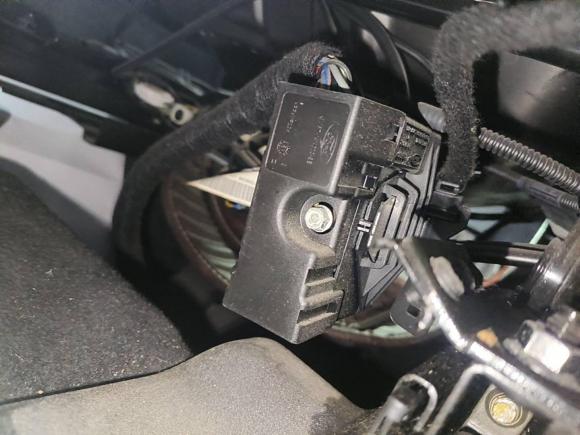 [广州·粤A] 二手路虎神行者22013款 2.2T SD4 SE柴油版