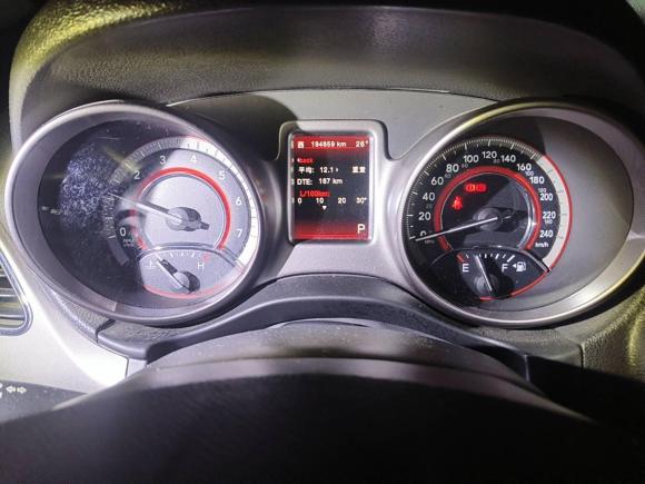 [成都·川A] 二手道奇酷威2014款 2.4L 两驱旅行版