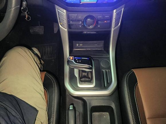 [无锡·苏B] 二手上汽大通MAXUS大通T702020款 2.0T汽油自动两驱舒享型长箱高底盘