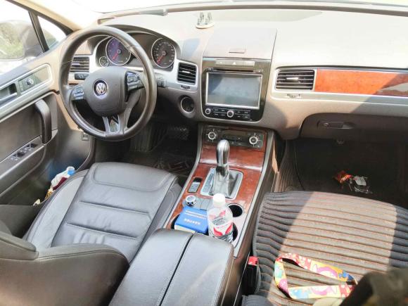 [济南·鲁A] 二手大众途锐2011款 3.0TDI 柴油标配型