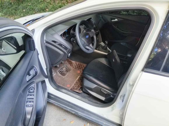 [无锡·苏B] 二手福特福克斯2017款 两厢 1.6L 手动舒适型智行版