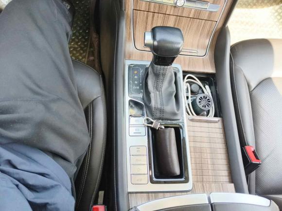 [上海·沪D] 二手荣威荣威RX82018款 30T 智联网两驱至尊版