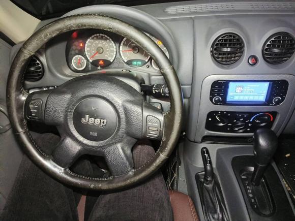 [成都·川G] 二手Jeep自由人2004款 3.7L