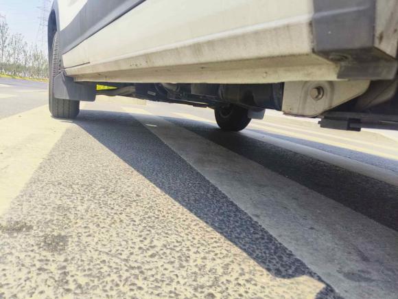 [苏州·苏E] 二手上汽大通MAXUS新途V902020款 2.0TAMT运杰版前驱后单胎短轴高顶6座