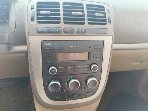 [上海·沪L] 二手别克别克GL82012款 2.4L BASE舒适版