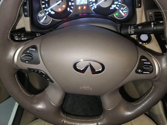 [义乌·浙G] 二手英菲尼迪英菲尼迪Q702013款 Q70L 2.5L 舒适版