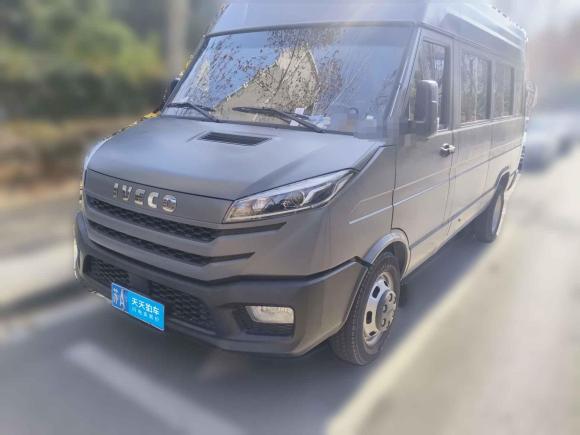 依维柯依维柯得意2023款 2.5T A37M1多用途乘用车长轴中顶双胎侧拉门 自动挡「南京二手车」「天天拍车」