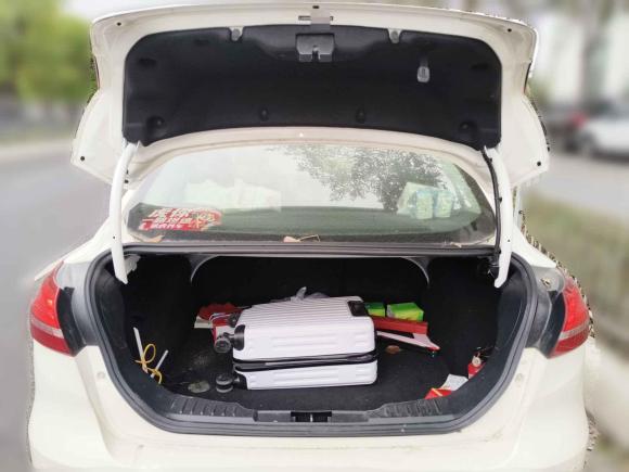 [深圳·粤S] 二手福特福克斯2018款 三厢经典 EcoBoost 180 自动精英型