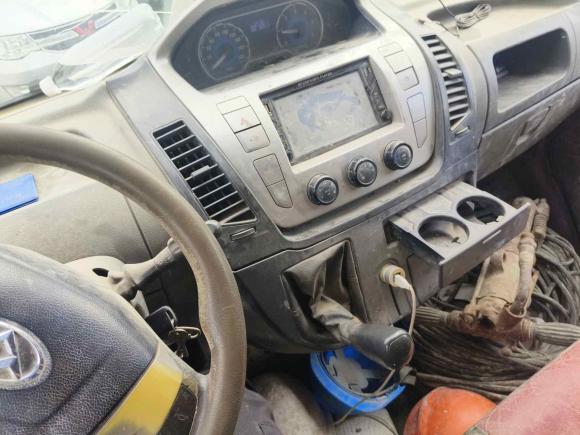 [宁波·浙B] 二手上汽大通MAXUS新途V802014款 2.5T 傲运通短轴中顶