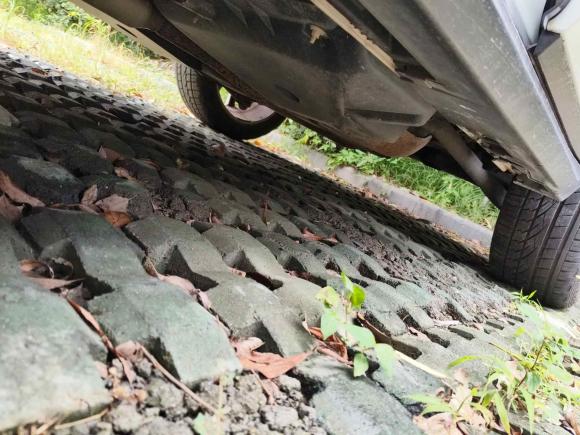 [南京·苏A] 二手路虎揽胜极光2014款 2.0T 5门耀动版