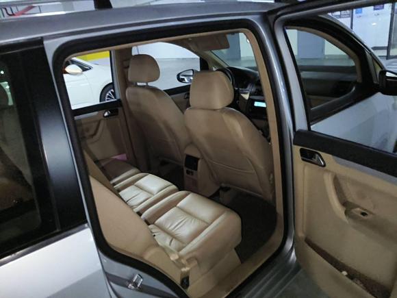 [上海·沪D] 二手大众途安2011款 1.4T DSG智雅版5座