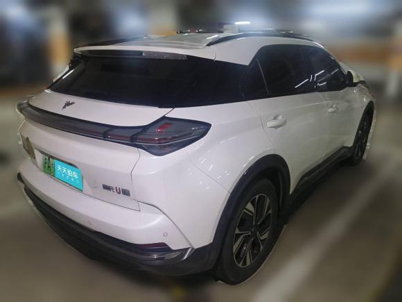 [上海·沪A] 二手哪吒汽车哪吒U2023款 哪吒U-Ⅱ 挑战版 500 磷酸铁锂