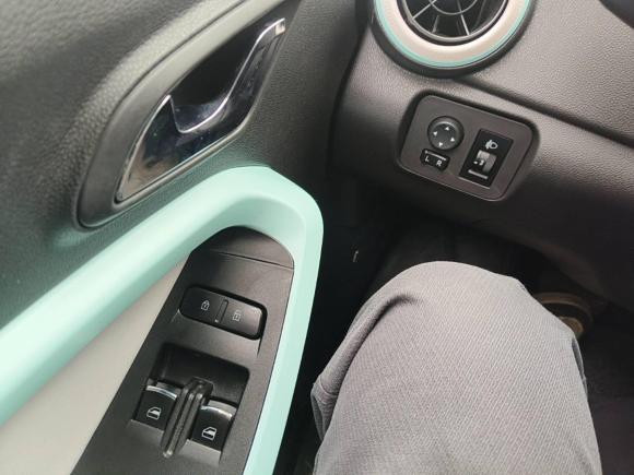 [上海·沪A] 二手奇瑞新能源小蚂蚁2021款 15万蚁粉款 蚁酷版 磷酸铁锂