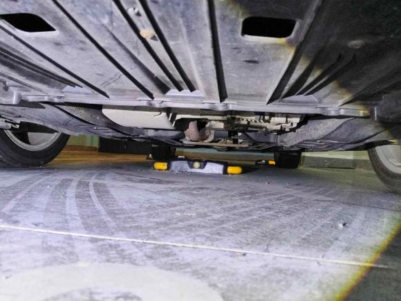 [上海·苏J] 二手别克君越2013款 2.4L SIDI豪华舒适型