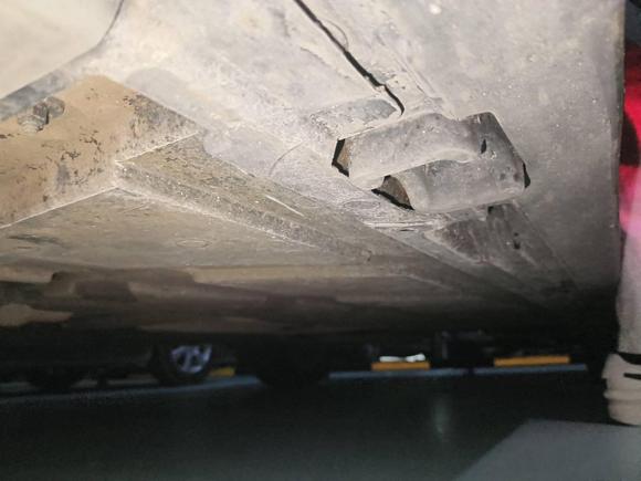 [广州·粤W] 二手奔驰奔驰GLB2022款 改款 GLB 200 动感型