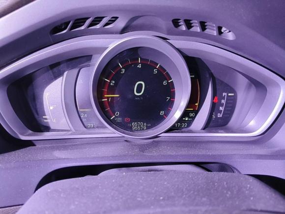 [武汉·鄂A] 二手沃尔沃沃尔沃V402015款 1.6T 智逸版