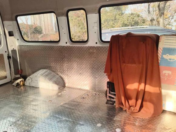 [无锡·苏B] 二手大通新途V802023款 2.0T AMT经典傲运通长轴中顶6/7/8/9座