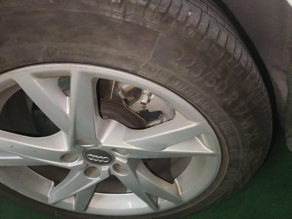 [武汉·鄂E] 二手奥迪奥迪A4L2018款 30周年年型 40 TFSI 进取型