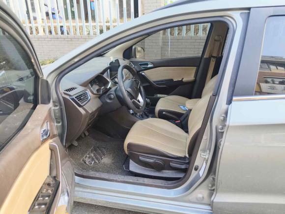 [苏州·苏E] 二手宝骏宝骏310W2017款 1.5L 手动时尚型 国VI