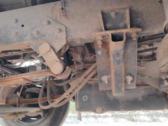 [佛山·粤B] 二手长安跨越跨越王X52021款 1.8L汽油标准版双排双后轮厢式3035mm货箱LJ4A18Q6