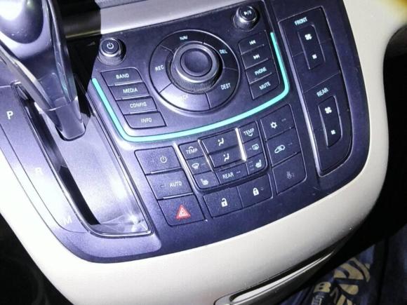 [上海·沪A] 二手别克别克GL82014款 3.0L GT豪华商务豪雅版